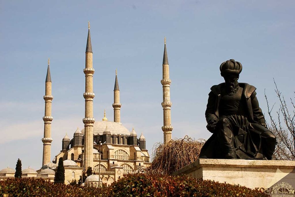 Şekil 3 - Mimar Sinan ve eseri Selimiye Camii -  Edirne /  Fotoğraf: Umut ÖZDEMİR  (2013)