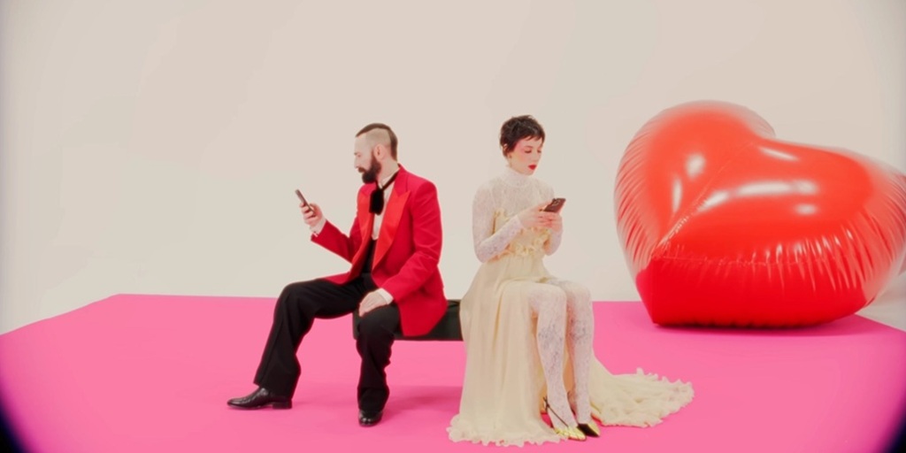 Bu görselin Alt özniteliği boş. Dosya adı: Cuoricini_Coma_Cose.jpg